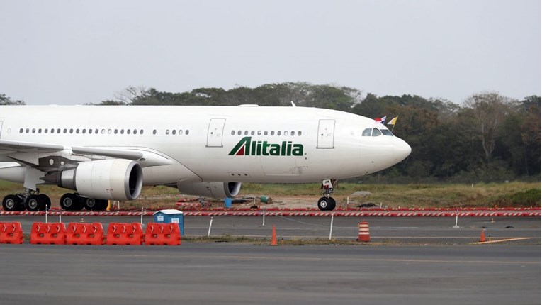 Italija traži rješenje za posrnulu aviokompaniju Alitalia, nitko je ne želi
